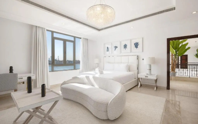 Maison Privee - Villa on Beach w Private Pool The Palm Jumeirah