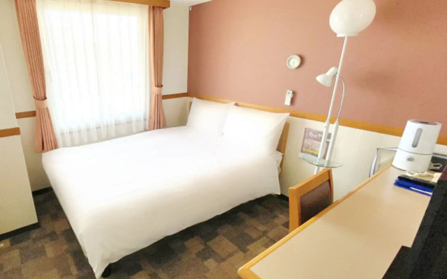 Toyoko Inn Yokohama Shinkoyasu Ekimae
