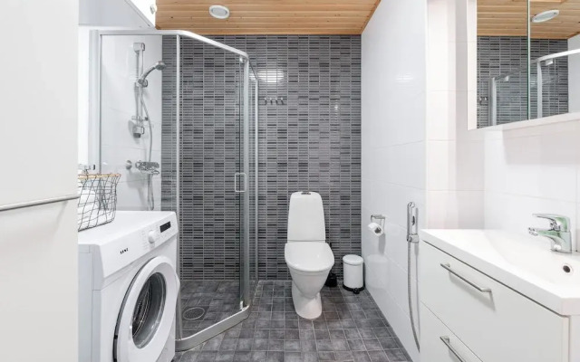 Lake View 7th Floor Studio next to Downtown