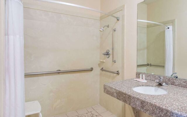 Quality Inn & Suites Monticello Ar