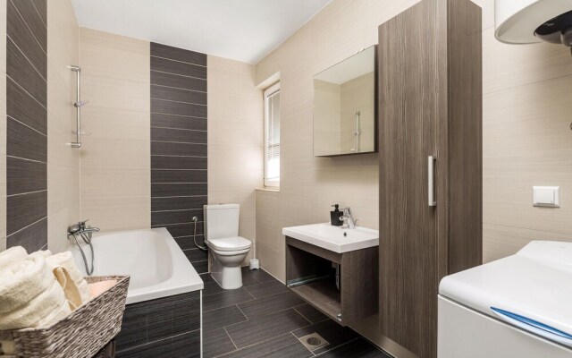 Stunning Apartment in Palit With Wifi and 1 Bedrooms