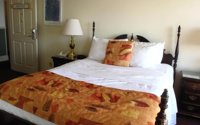 Brigantine Inn & Suites
