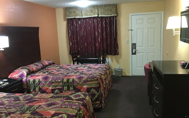 Redwood Inn and Suites