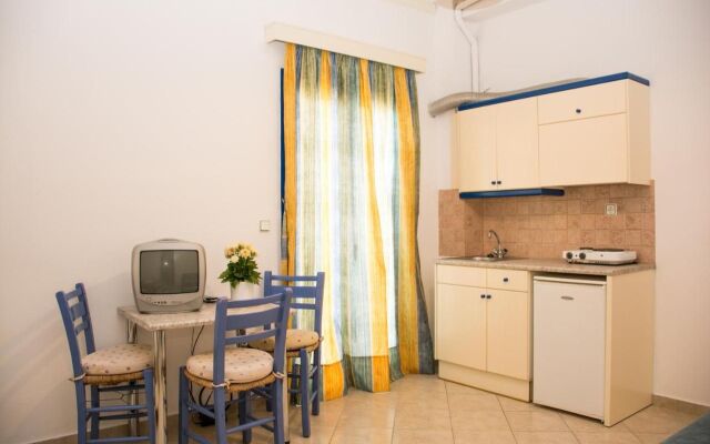 Uncle George Studios By Estia