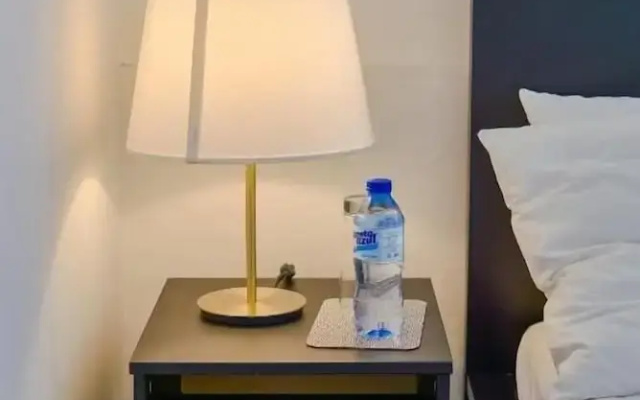 Studio Close to Agora Mall Sleeps 2