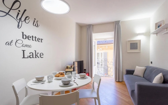 White Flat in Como City Center