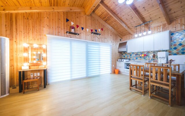 Jeju Hyeoppjae Some&ssam Guesthouse