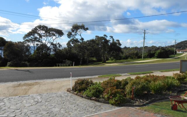 Tidelines of Bicheno