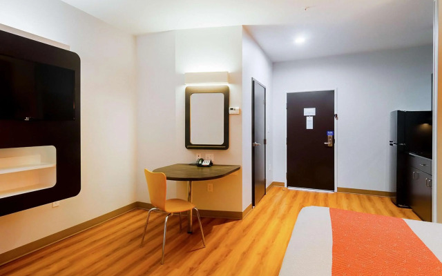 Motel 6 Midland, TX