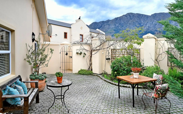Petit Plaisir is a Romantic Self-catering Cottage on the Side of the Village no1