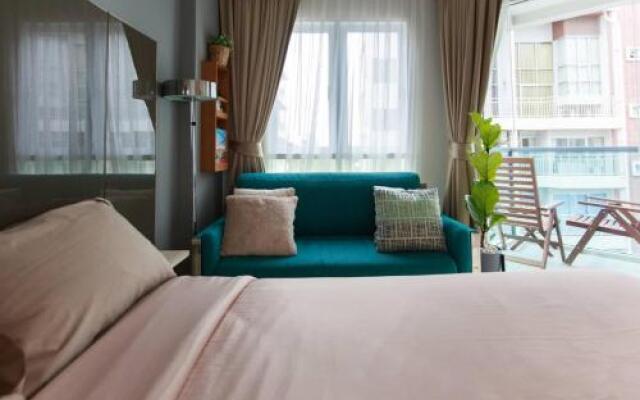 Grand blue condominium by Lookkaew