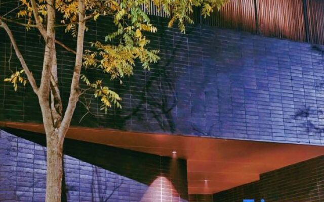 Owspace H & Joyland Inn