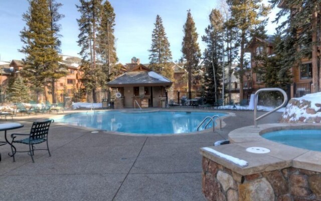 Mountain Thunder Lodge 3 Bedroom Vacation Rental in Breckenridge With Access to a Hot Tub Just Two Blocks From Main Street