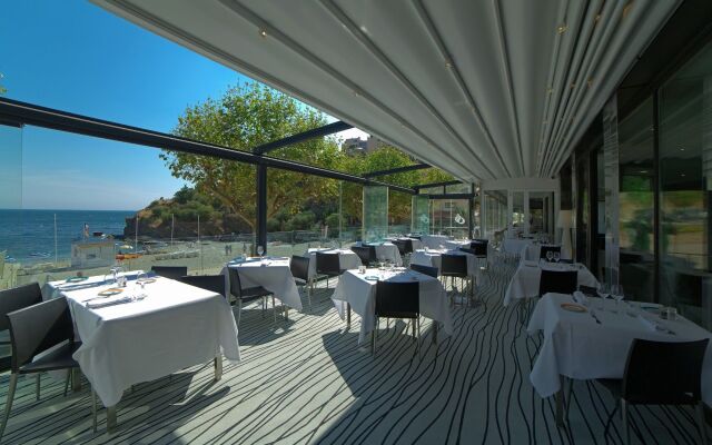 Les Elmes - Hôtel, Spa & Plage Privée