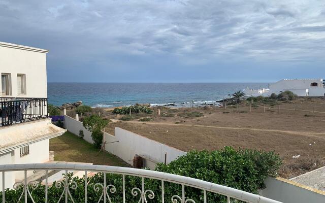 Airbetter - Beachfront 2 bedroom apartment in Kelibia