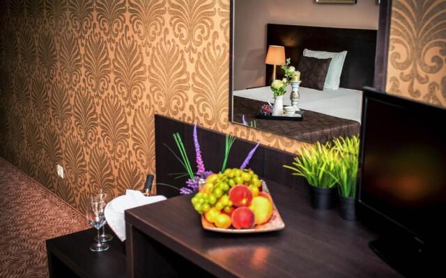 Central Plaza Hotel