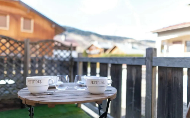 Apartment With Terrace and Parking Heart of Mega\"ve