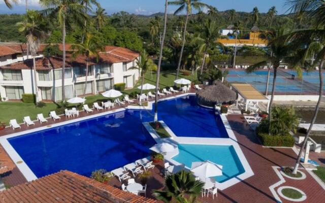 Cabo Blanco Hotel & Marina