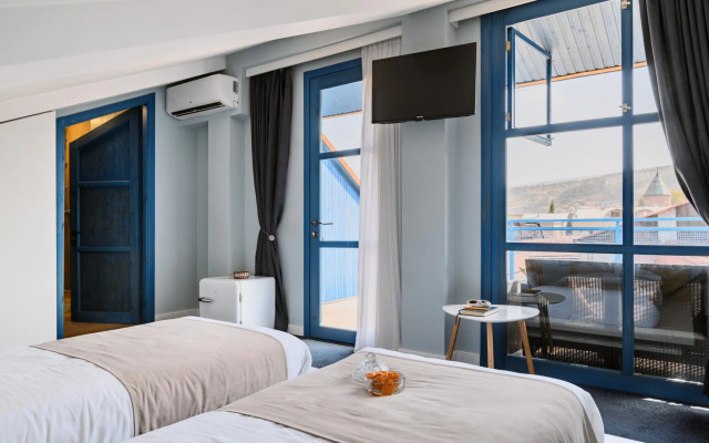 Hotel Blue Balcony