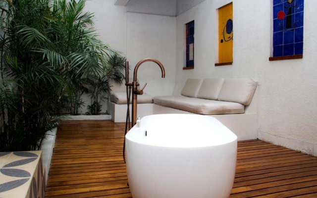 Country International Hotel