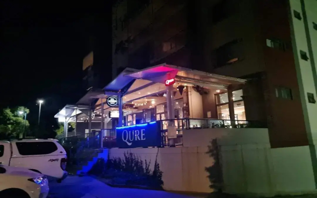 Qure Restaurant & Apartments