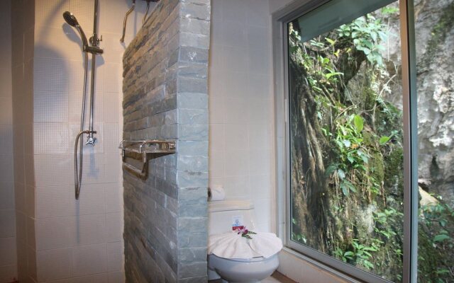 Rock And Treehouse Resort