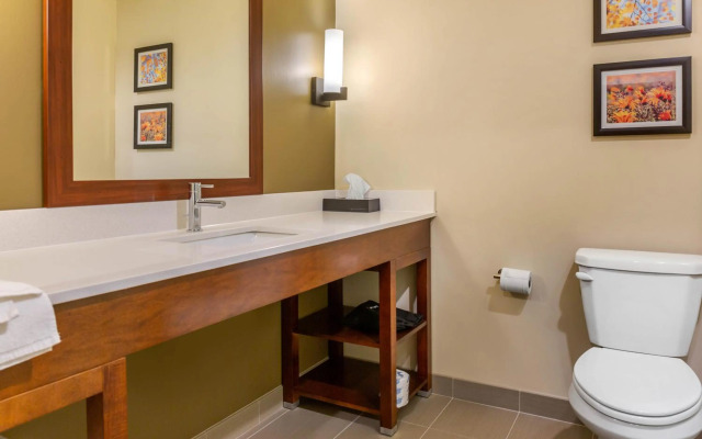 Comfort Inn & Suites