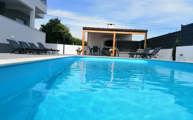Villa Apartments AA 1
