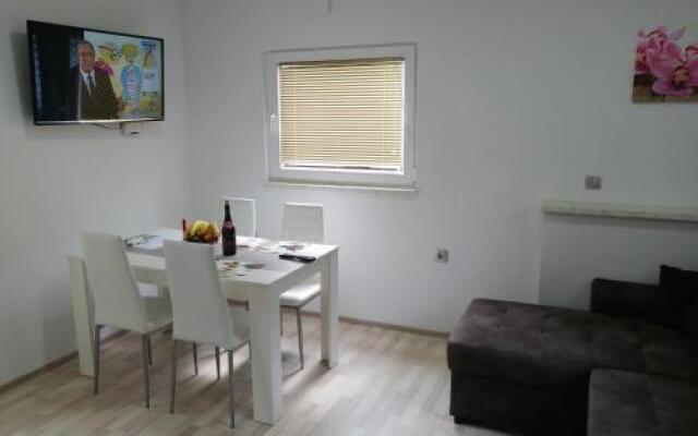 Apartments Ina