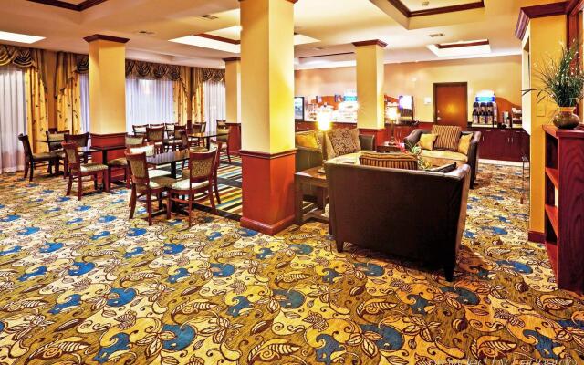 Holiday Inn Express & Suites Perry by IHG