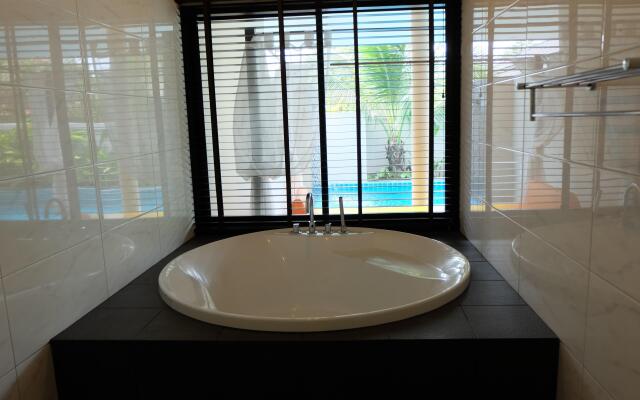 AT Pool Villa Resort