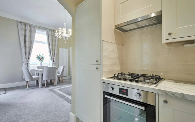 Host Stay 3 Metropole Towers