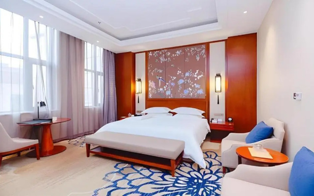Yun-Ray Hotel