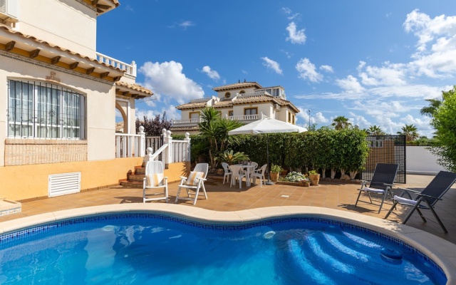 Honey Life Villa by Fidalsa