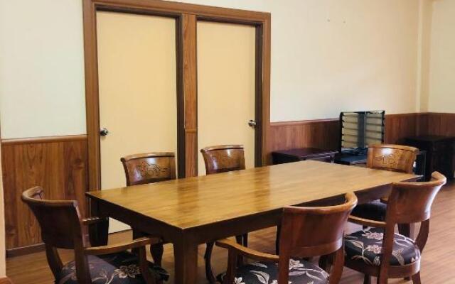 3 Rooms Apt @ Crown Imperial Court