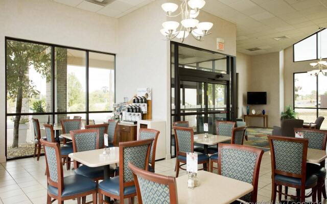Holiday Inn Express Winchester South-Stephens City by IHG