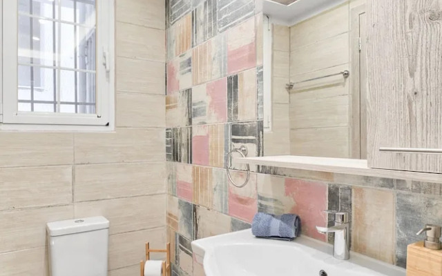 Serene Acropolis View Roofdeck