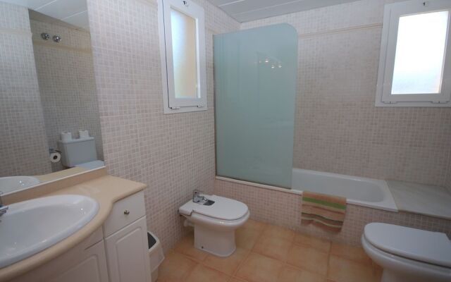 Beautiful Holiday Home With Dishwasher at 900m. From the sea