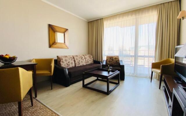 ROYAL BEACH private apartment