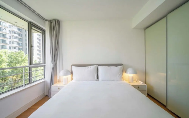 Tyms Stylish 1BR 1BA Apt Xujiahui Center