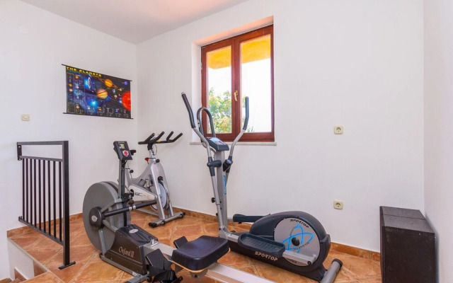 Nice Apartment in Pula With Swimming Pool
