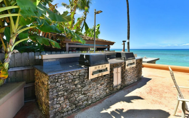 Makani Sands