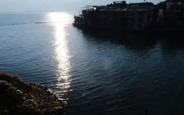 Moon Sea Inn