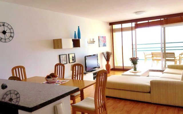 Apartment With 3 Bedrooms in Funchal, With Wonderful sea View, Shared Pool, Furnished Terrace - 50 m From the Beach