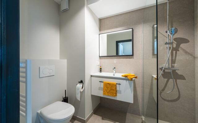 Spacious Apartment With View