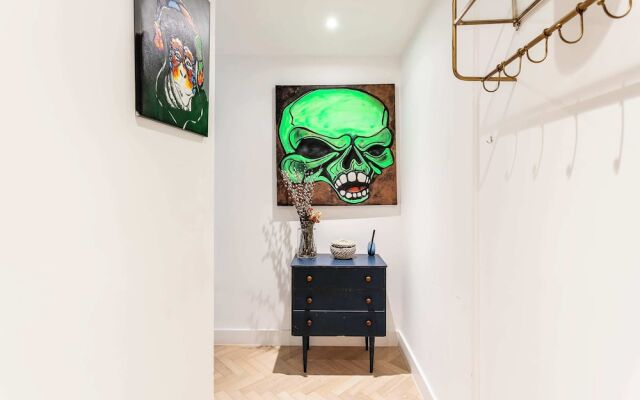 Cosy 2-bed Flat in Vibrant Acton!
