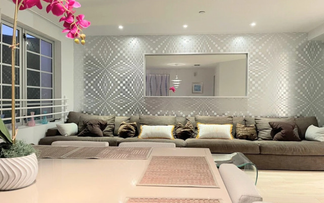 Carlyle Suite