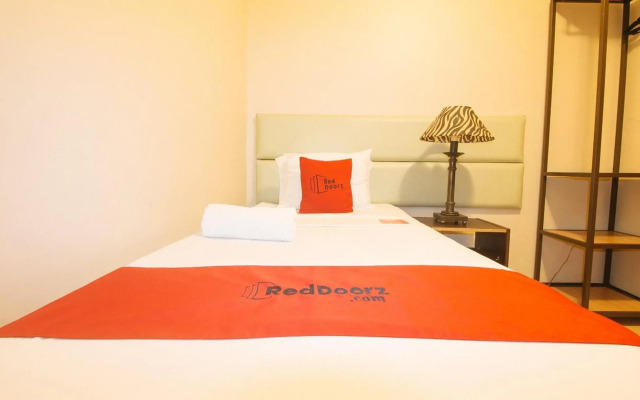 Reddoorz near Landers Superstore Cebu City