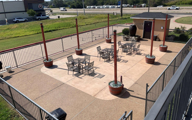 Days Inn by Wyndham Ennis