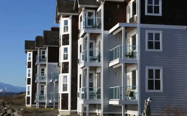 Tides Inn & Suites